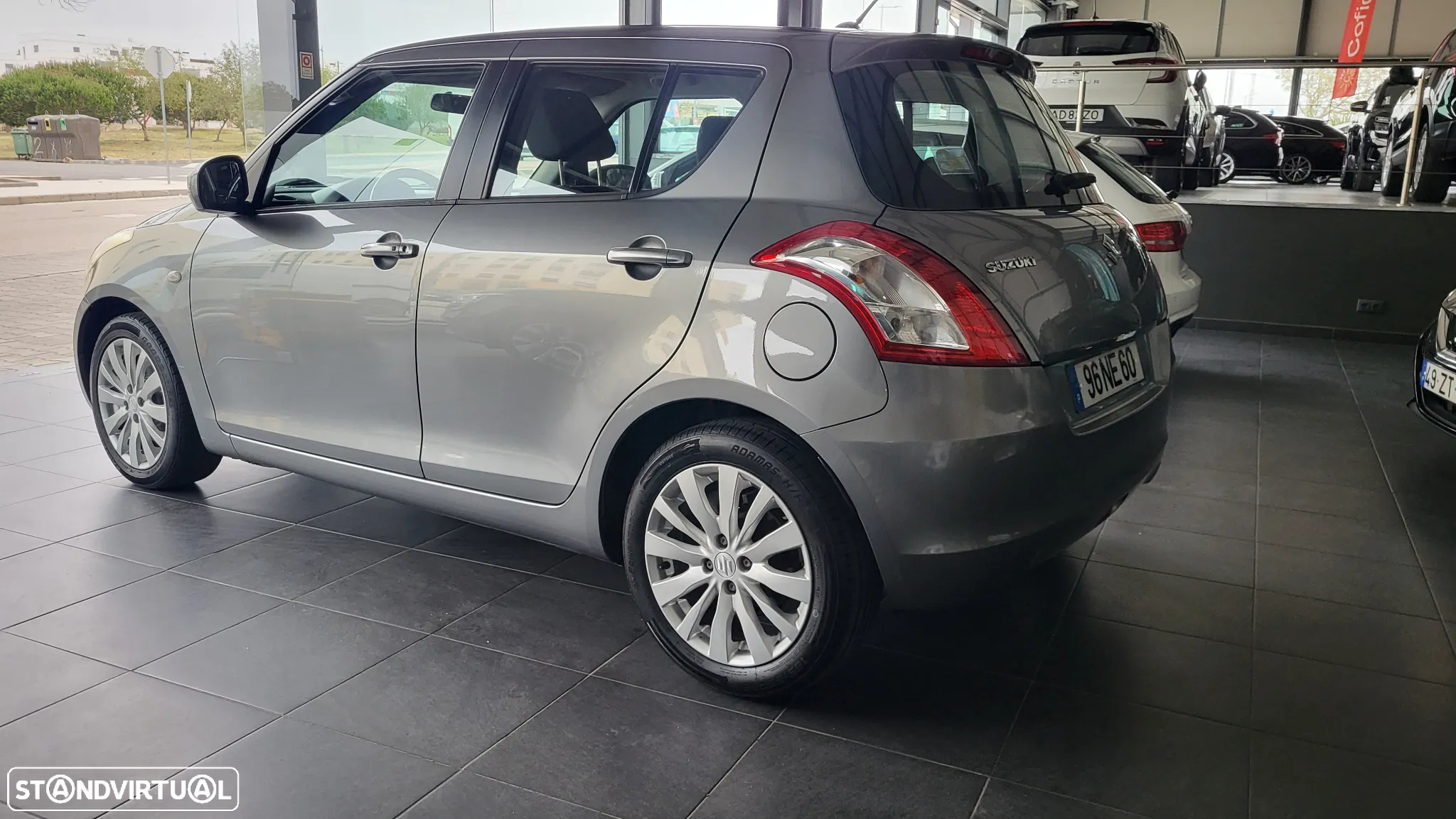 Suzuki Swift 1.2 VVT GLX - 10