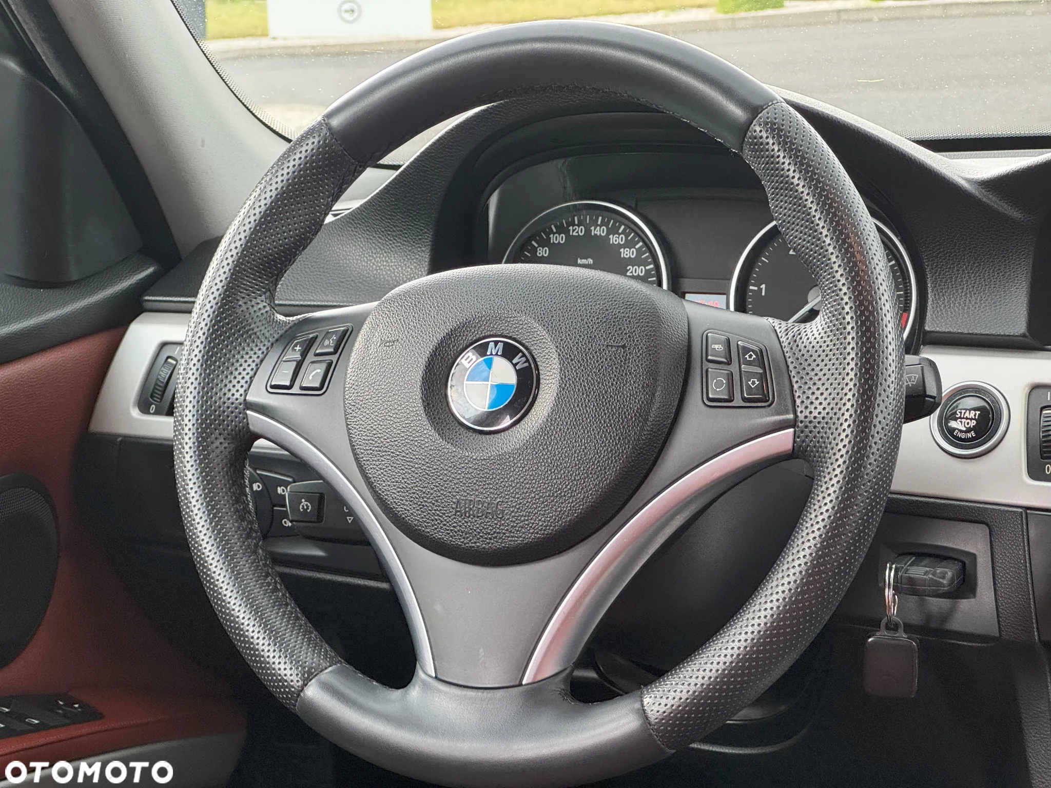 BMW Seria 3 318d DPF Touring - 16