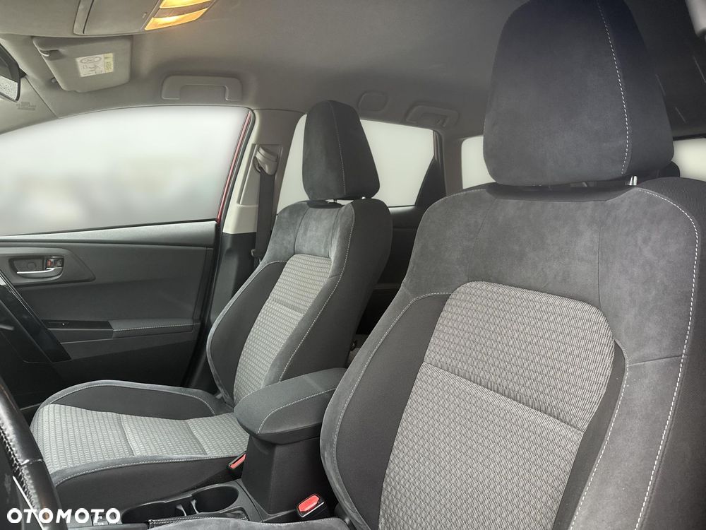 Toyota Auris - 10