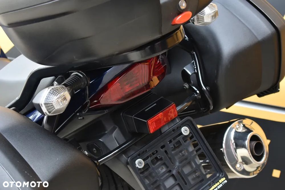Suzuki GSX - 16