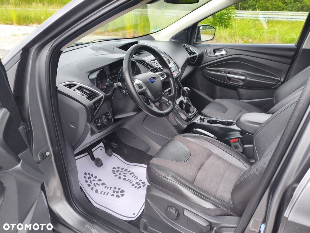 Ford Kuga 2.0 TDCi 4x4 Titanium - 23