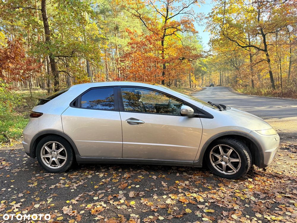 Honda Civic 1.8 Executive NAVI - 8
