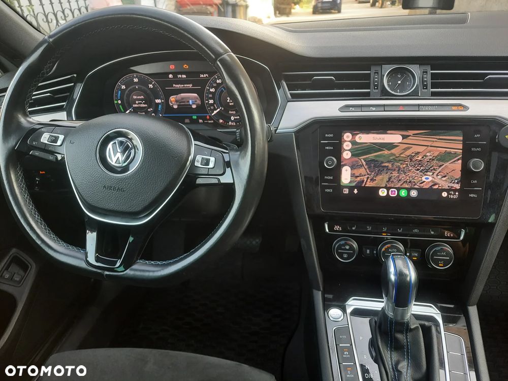 Volkswagen Passat - 14