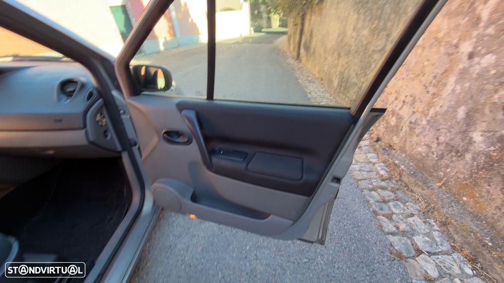 Renault Scénic 1.5 dCi Confort Dynamique - 9