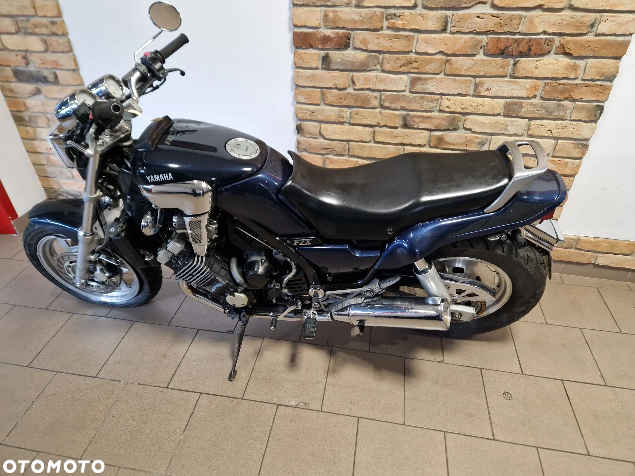 Yamaha FZX - 11