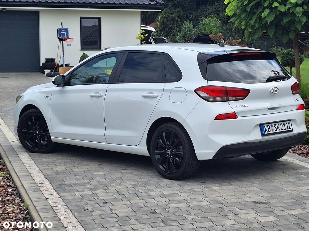 Hyundai i30 1.4 Family - 14