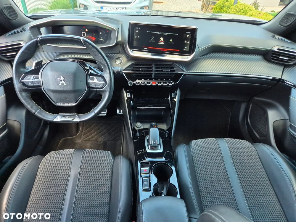 Peugeot 2008 PureTech 130 EAT8 GT - 10