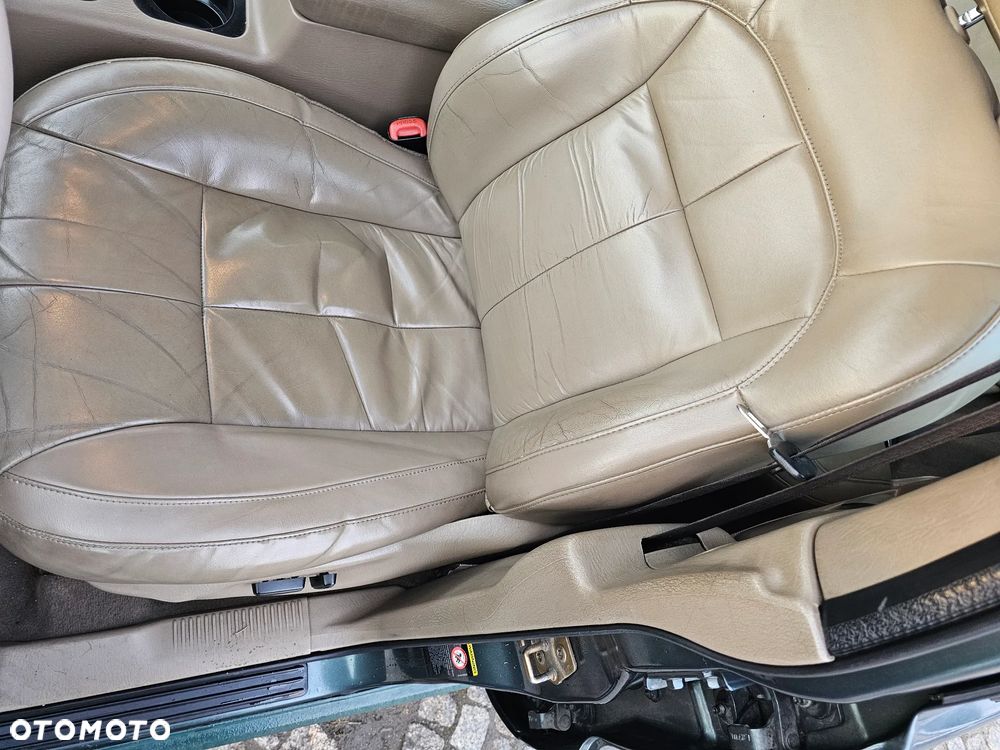 Jeep Grand Cherokee - 24