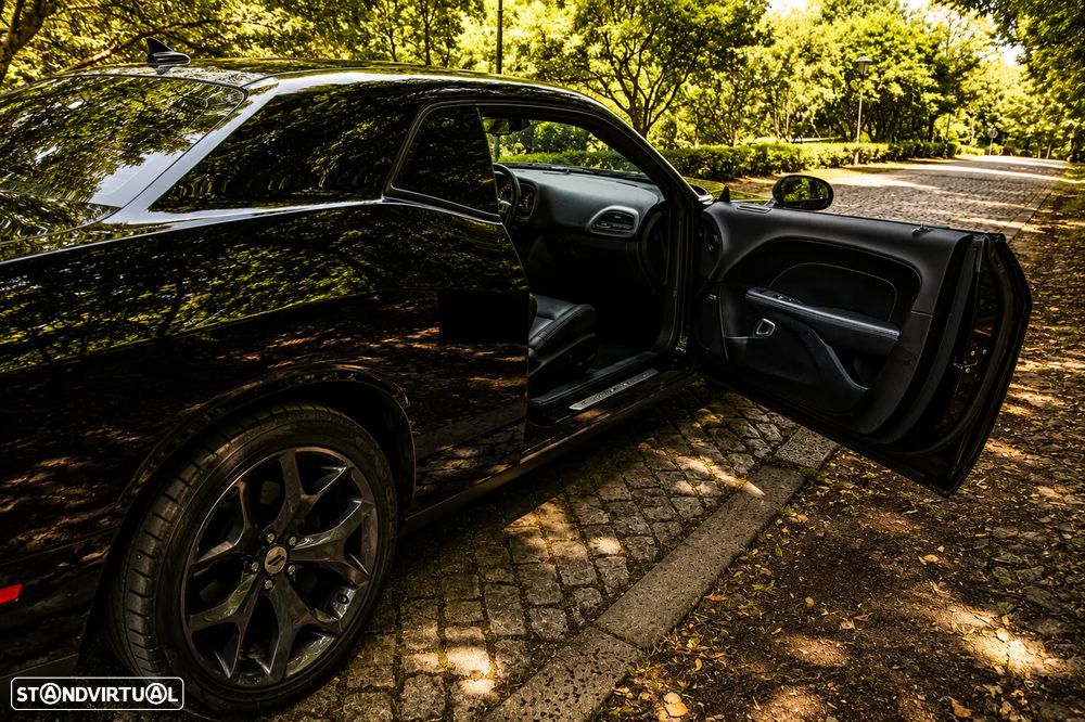 Dodge Challenger Auto SXT Plus - 17