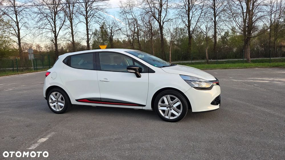 Renault Clio 1.2 16V 75 Luxe - 16