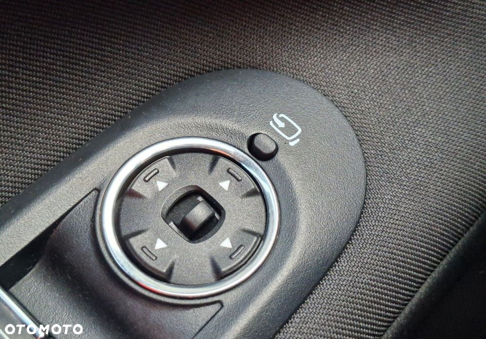 Ford Mondeo - 36