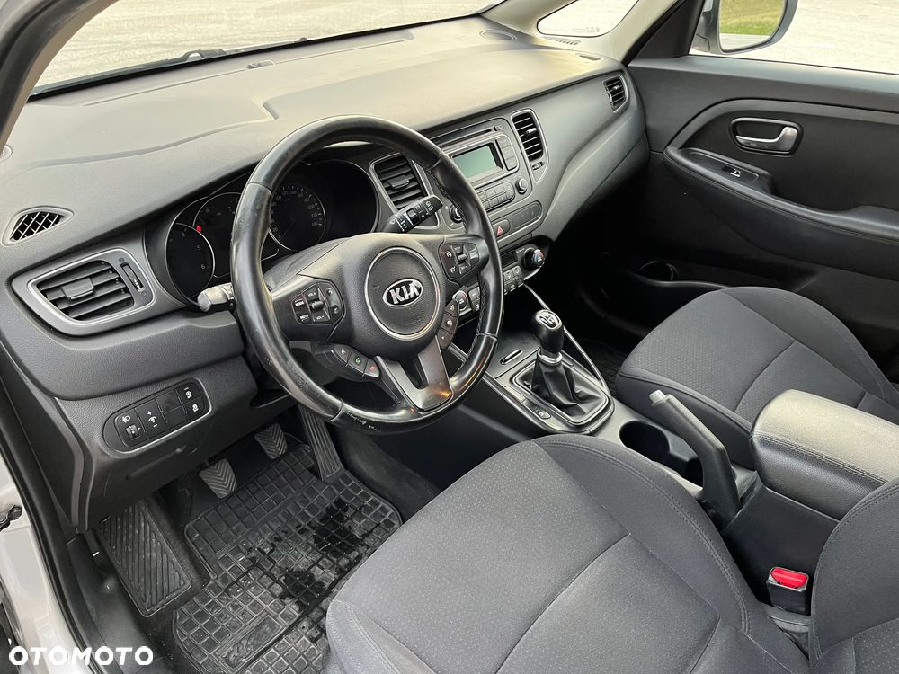 Kia Carens - 13