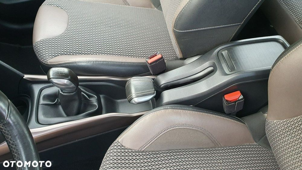 Peugeot 2008 1.6 VTi Style - 26