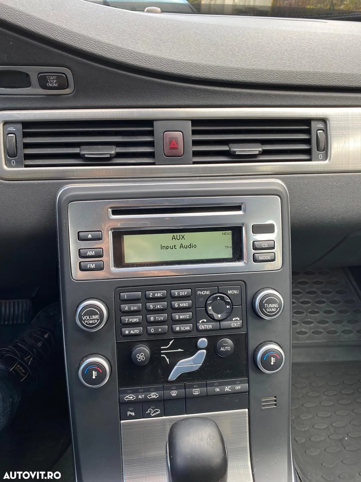 Volvo XC 70 D5 AWD Aut. Momentum - 12