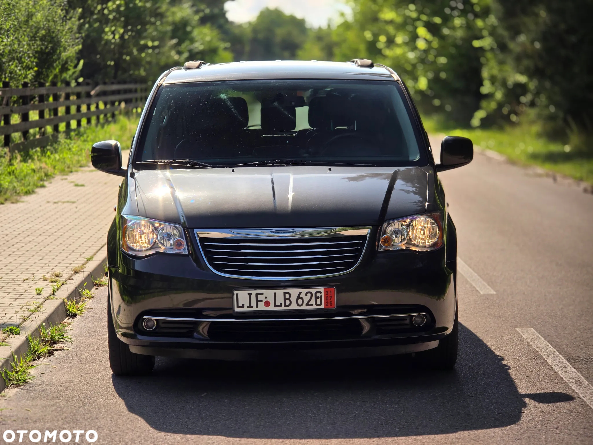 Chrysler Town & Country 3.6 Limited - 10