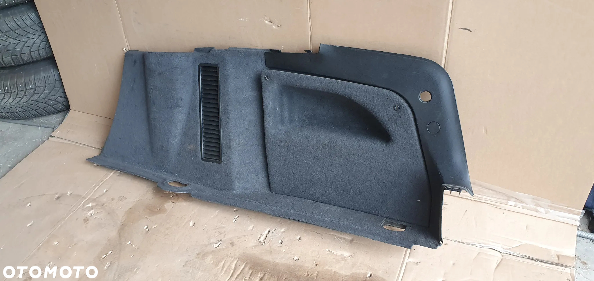 Boczek tapicerka bagażnika prawy tył Audi A8 D3 4E0863880F - 3