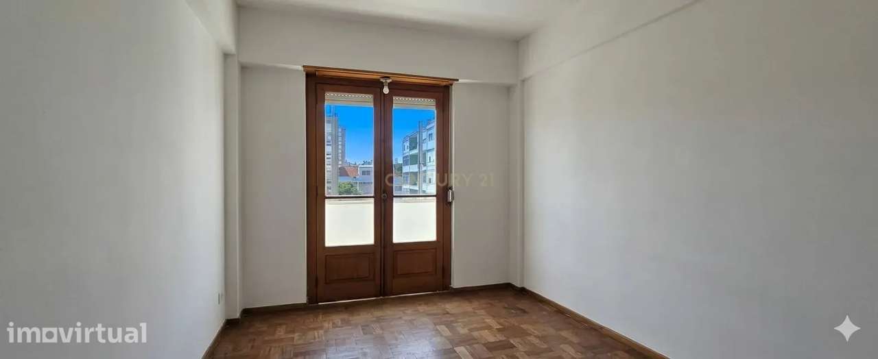 T4 transformado em T3 | Luminosidade, conforto e localização privilegi - Grande imagem: 4/9