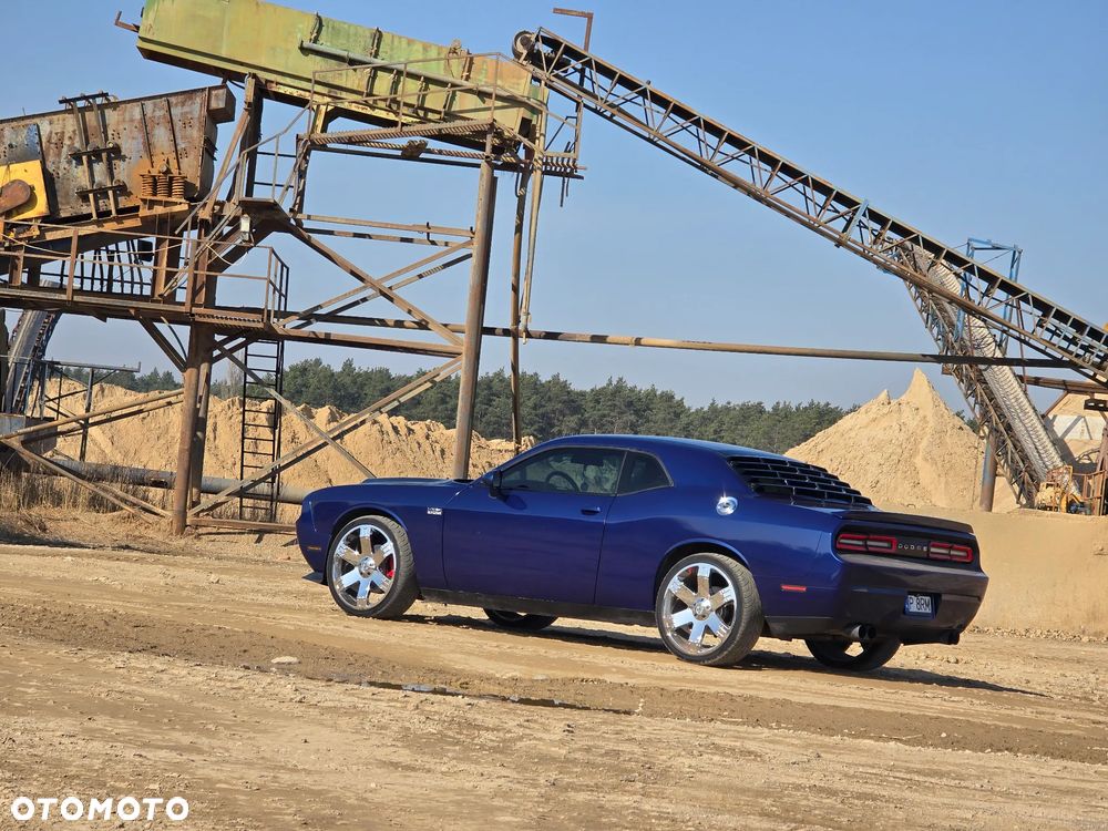 Dodge Challenger - 32