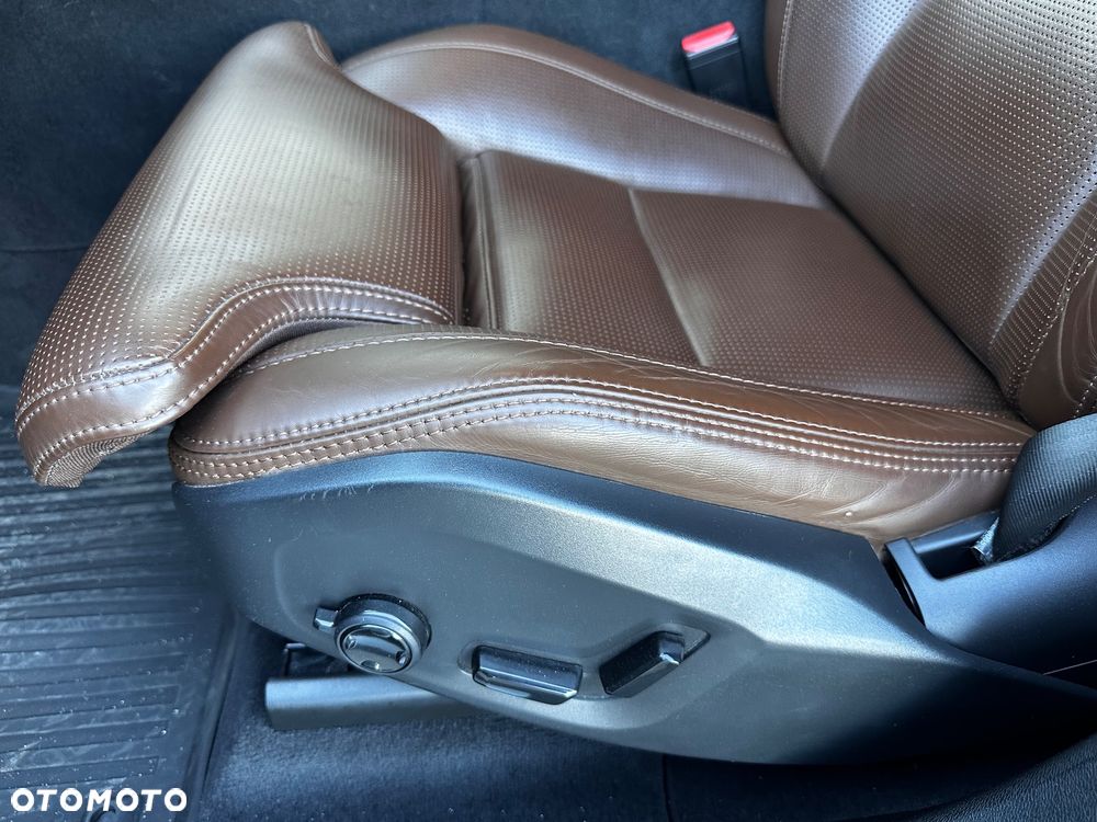 Volvo XC 60 - 30