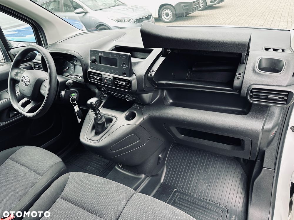 Toyota Proace City 1.5 D-4D 130KM 2,4t Active Long 130KM - 19