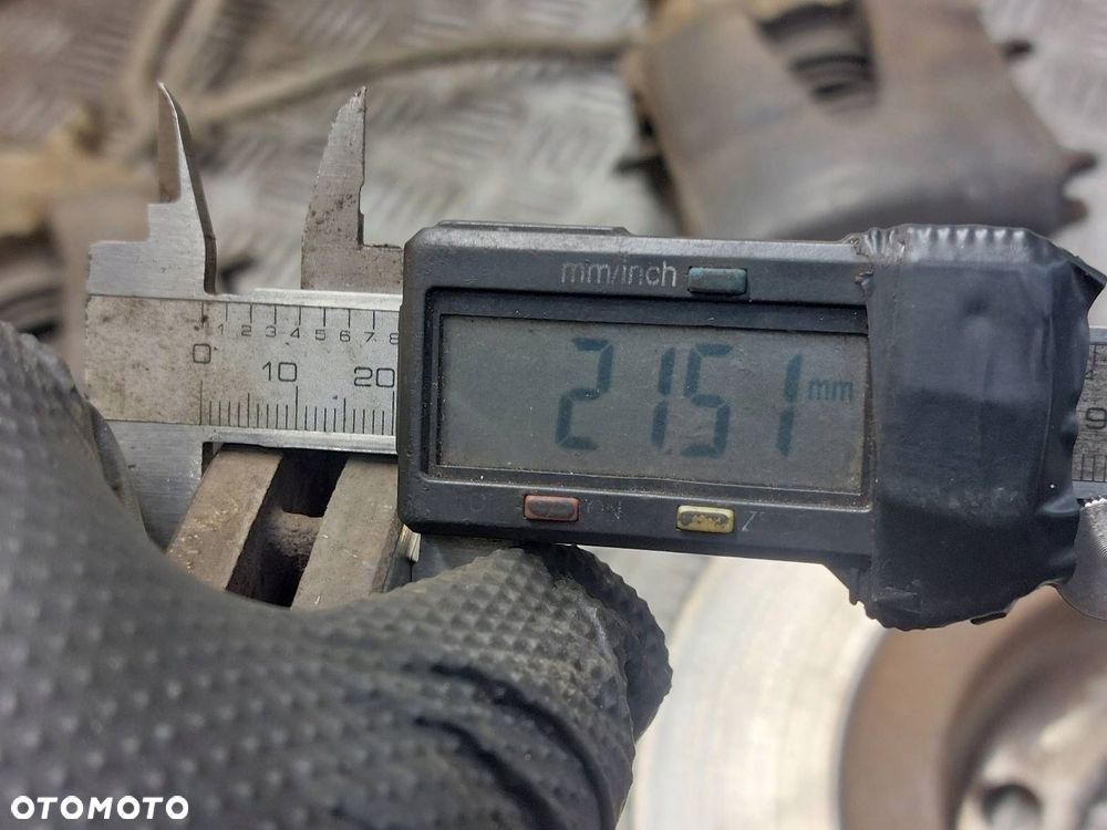 TARCZE HAMULCOWE PRZÓD + KLOCKI + ZACISKI VOLKSWAGEN BORA I 1.6 16V - 5