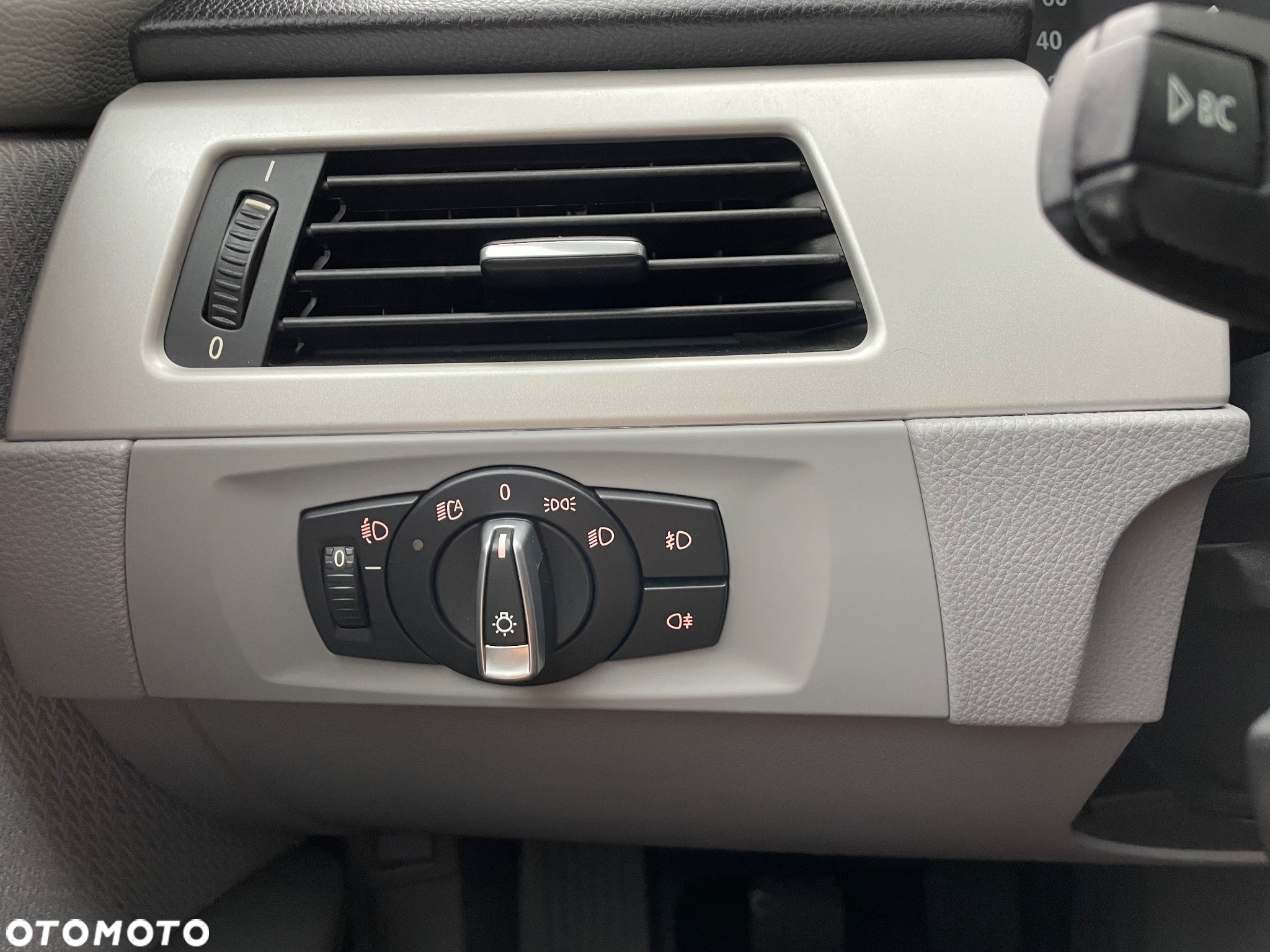 BMW Seria 3 318i Touring Edition Exclusive - 24