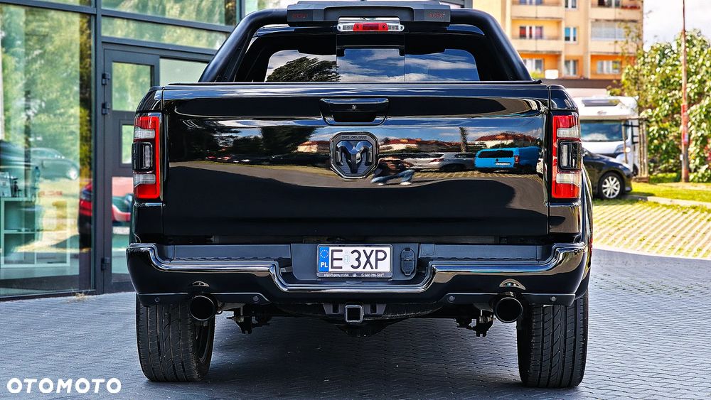 Dodge RAM - 8