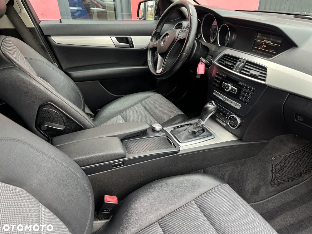 Mercedes-Benz Klasa C 250 (BlueEFFICIENCY) 7G-TRONIC Avantgarde - 17