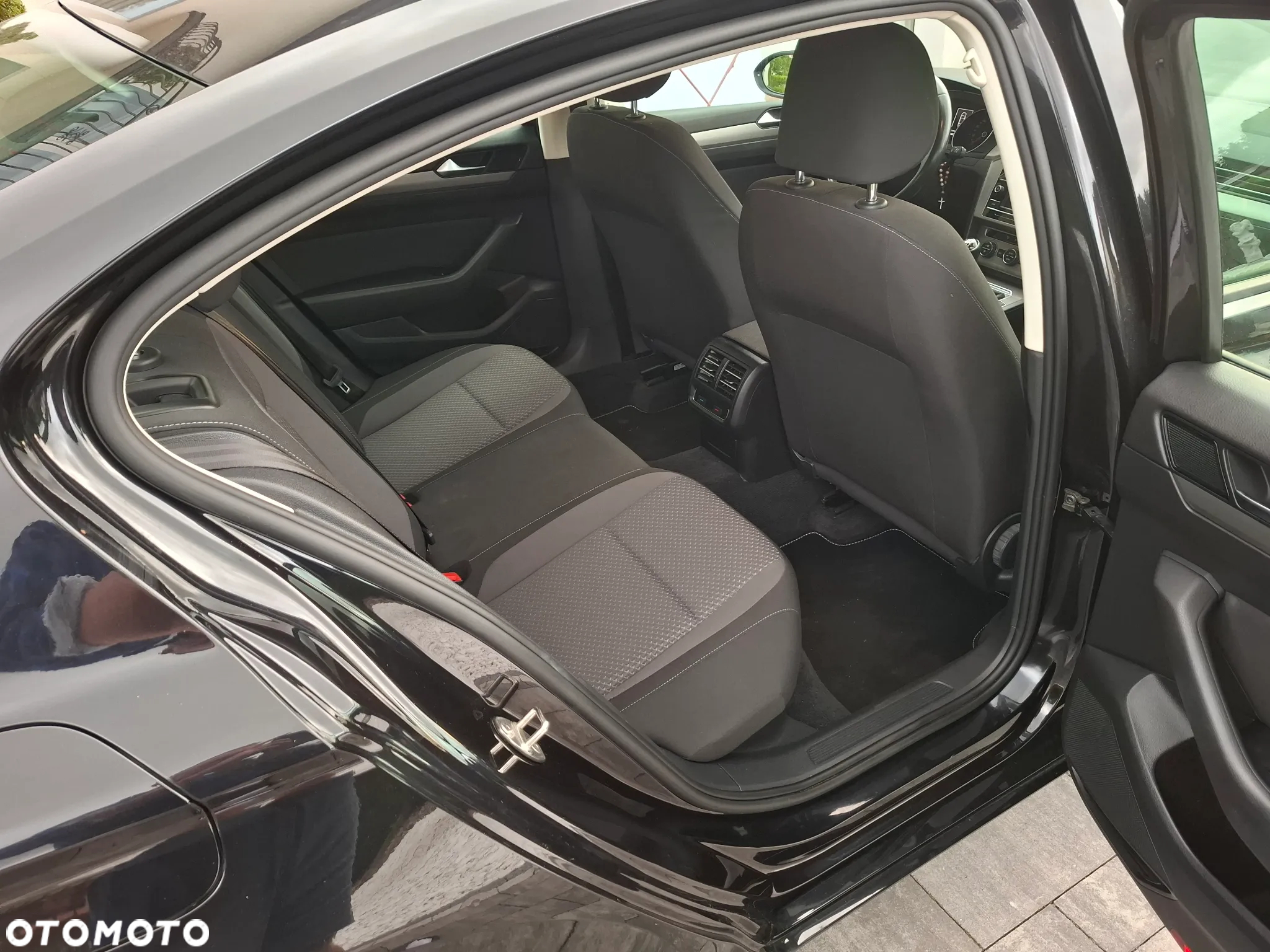 Volkswagen Passat 1.6 TDI BMT Comfortline - 10
