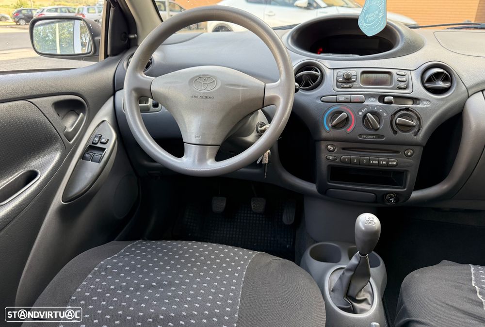 Toyota Yaris 1.0 Sol - 14