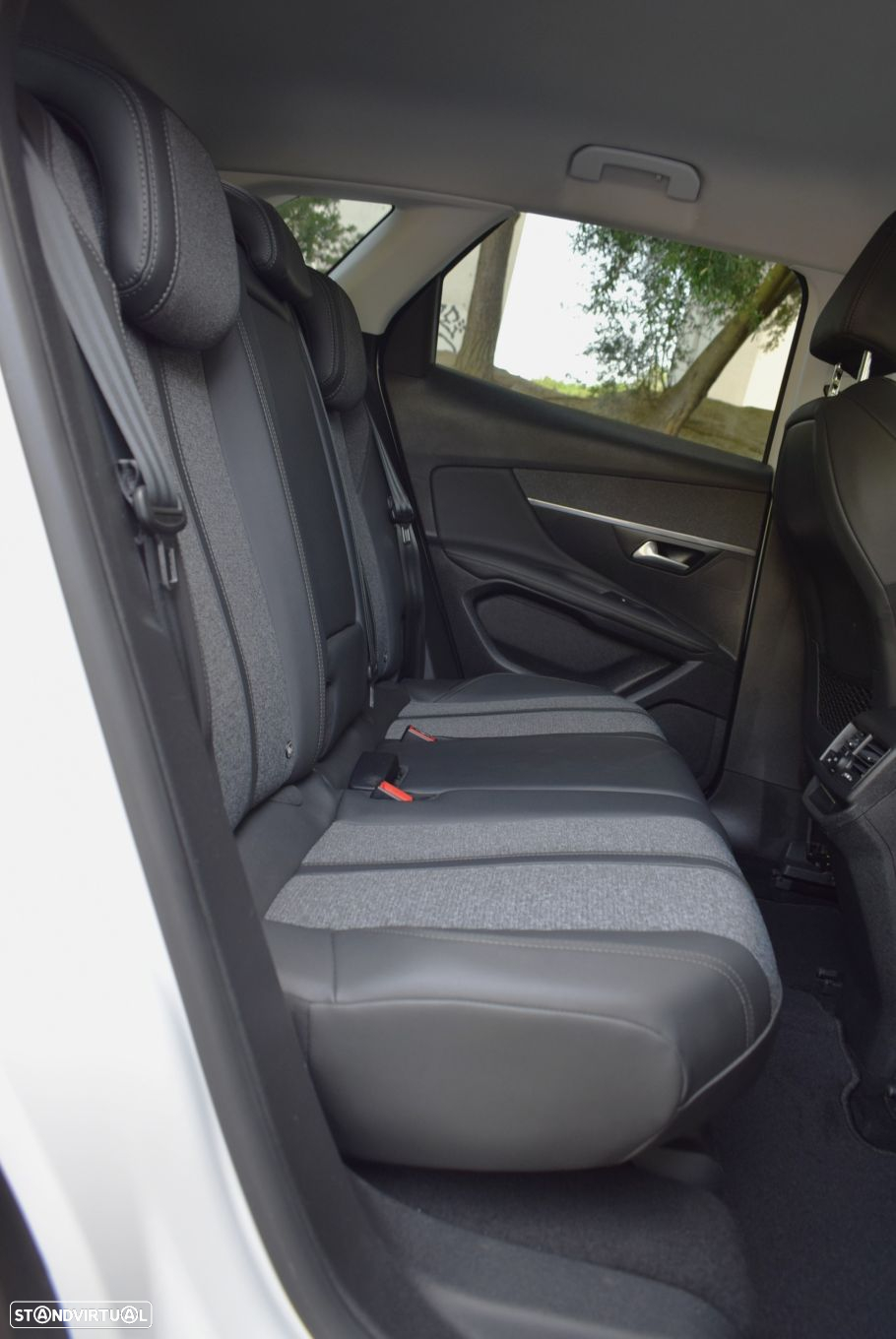 Peugeot 3008 1.2 PureTech Allure EAT8 - 35