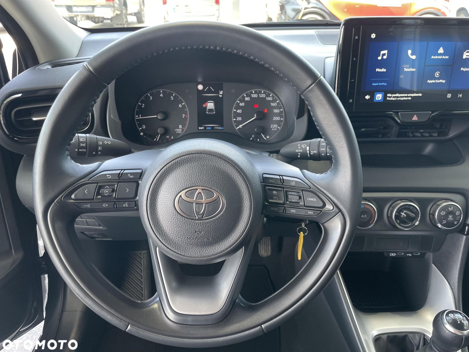 Toyota Yaris 1.5 Comfort - 16