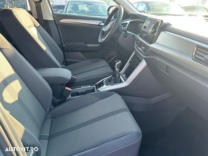 Volkswagen T-Roc - 9
