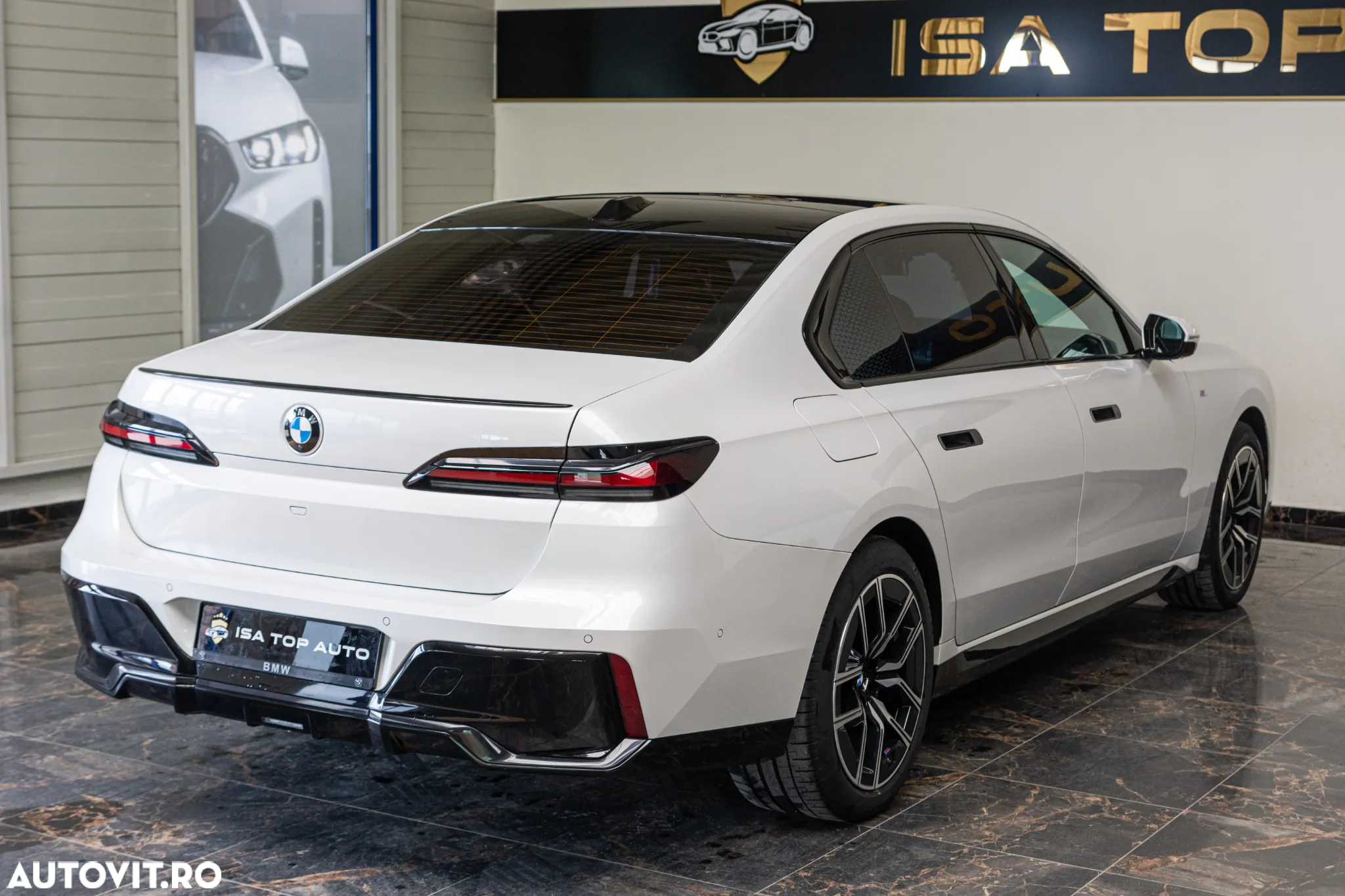 BMW Seria 7 740d xDrive MHEV - 34