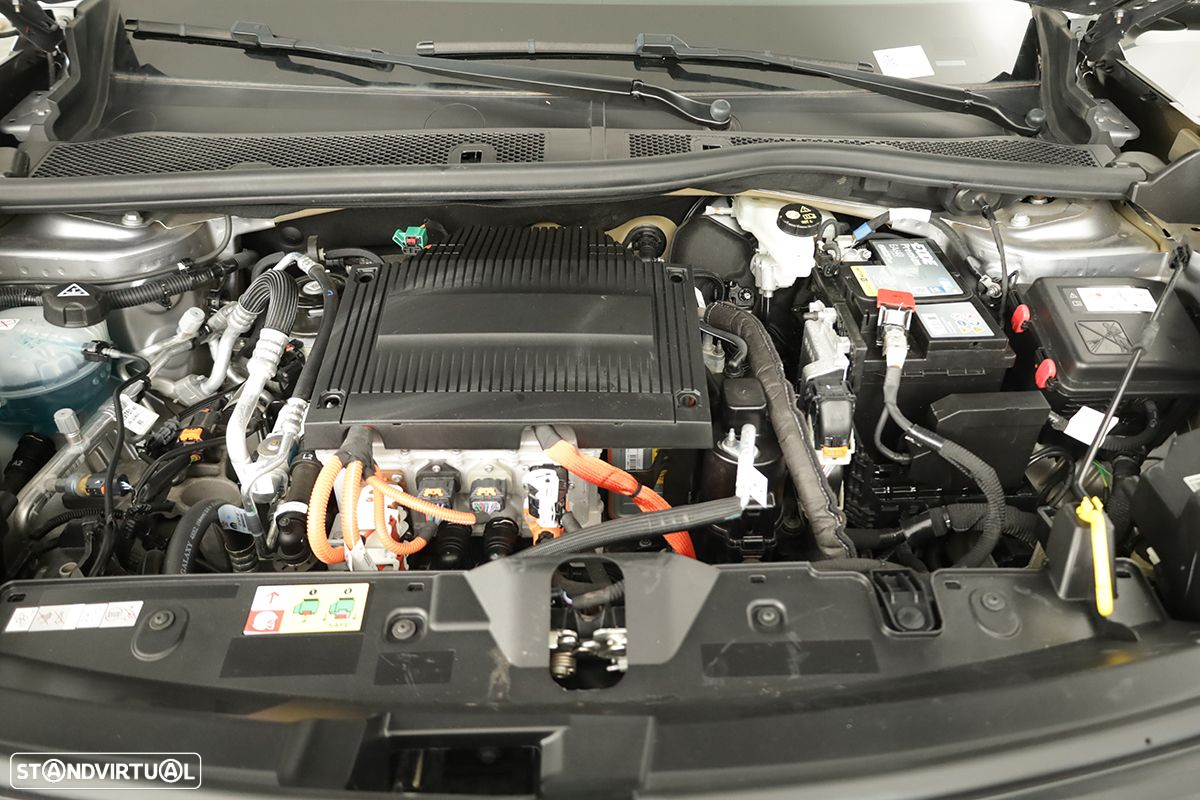 Peugeot e-2008 50 kWh GT - 27