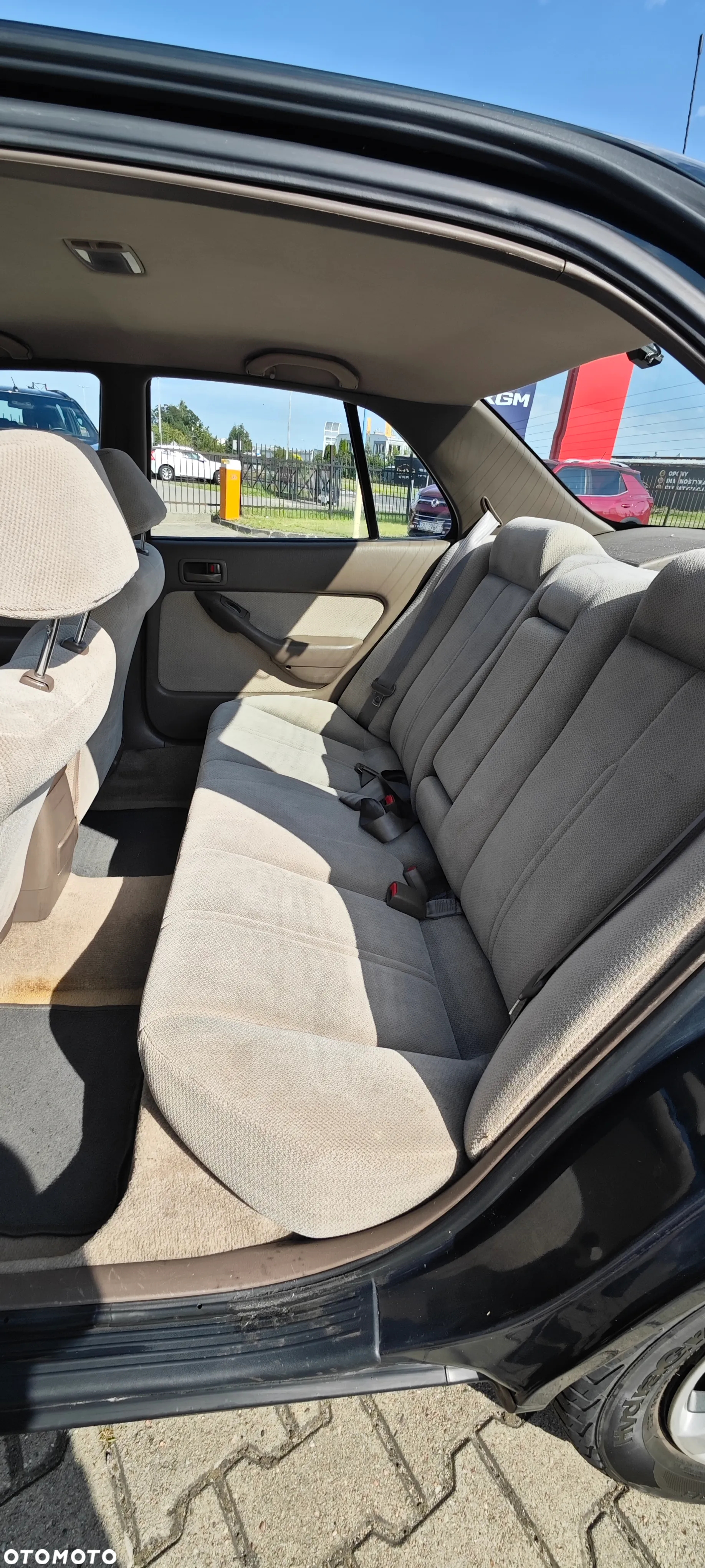 Toyota Camry 3.0 V6 LE - 13