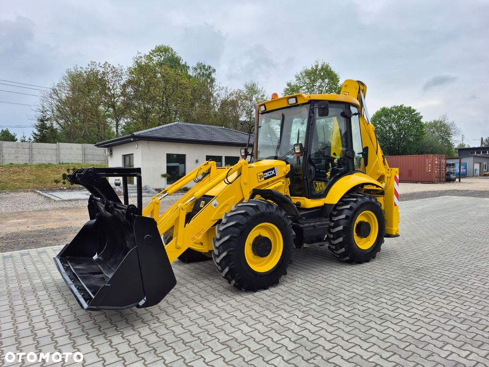 JCB / 3 CX / DUZE KOŁA - 23