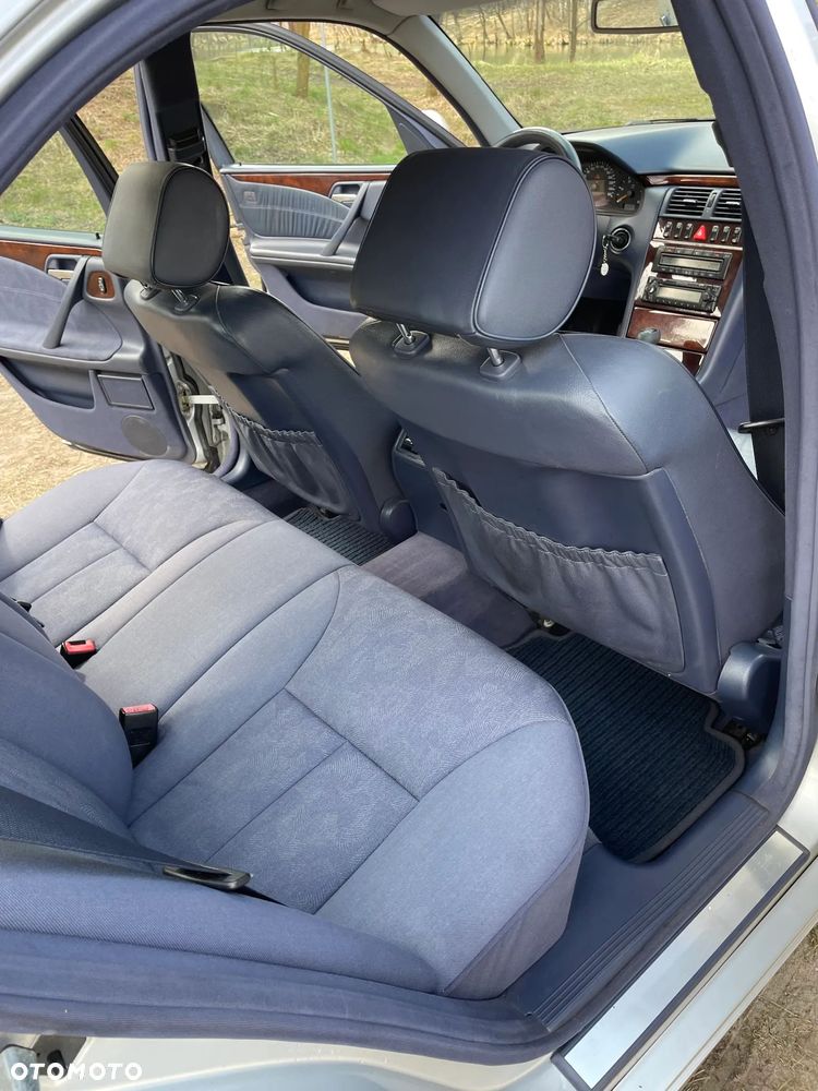 Mercedes-Benz Klasa E - 15