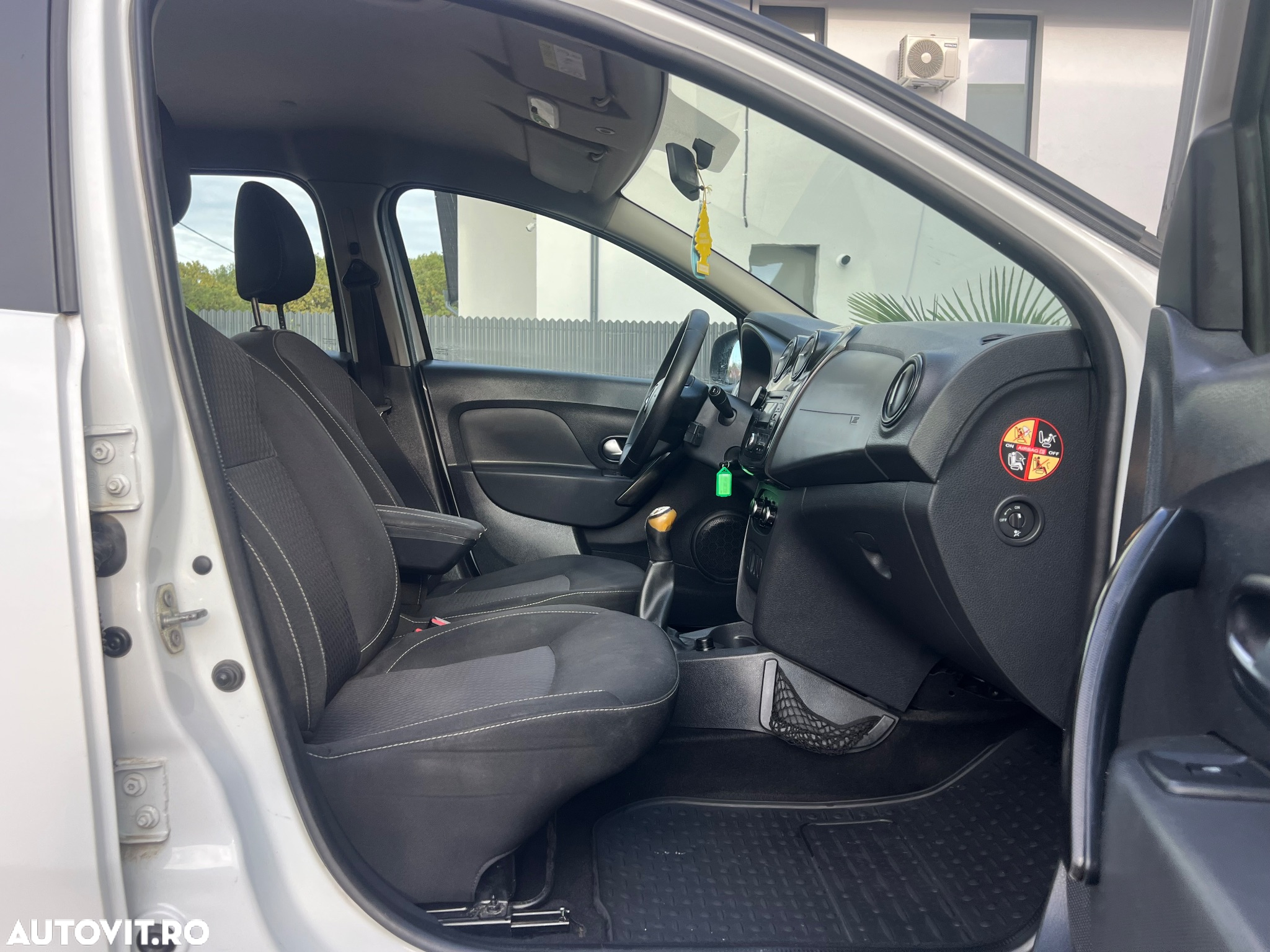 Dacia Logan 1.5 90CP Laureate - 11