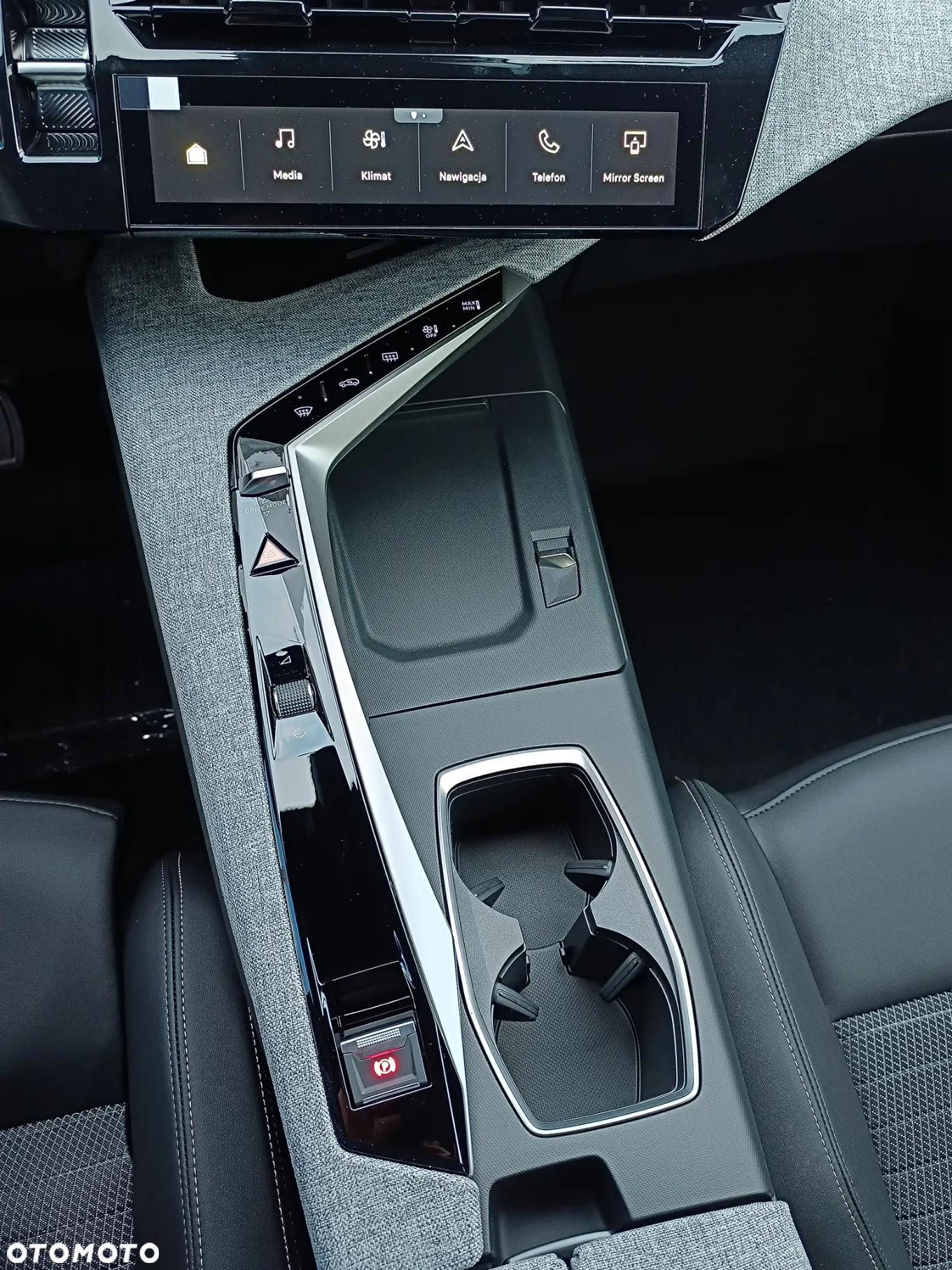 Peugeot 3008 1.2 PureTech mHEV Allure e-DCS6 - 17