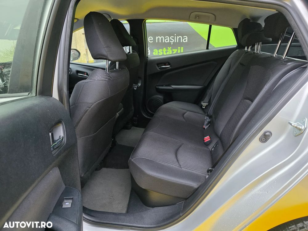 Toyota Prius (Hybrid) Luna - 10