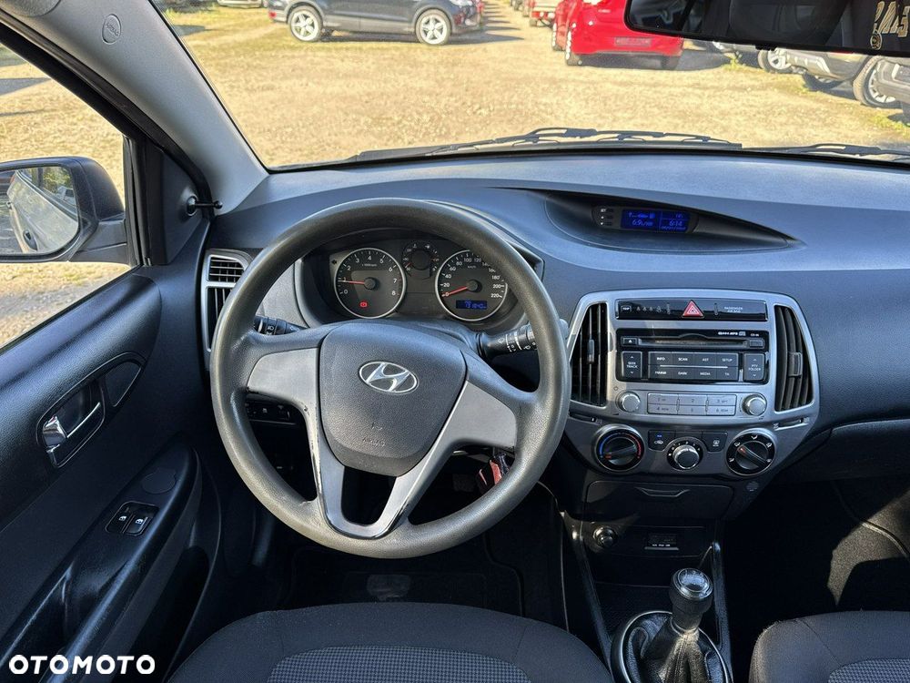 Hyundai i20 - 24