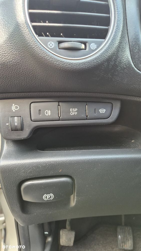 Kia Carens 2.0 EX - 18