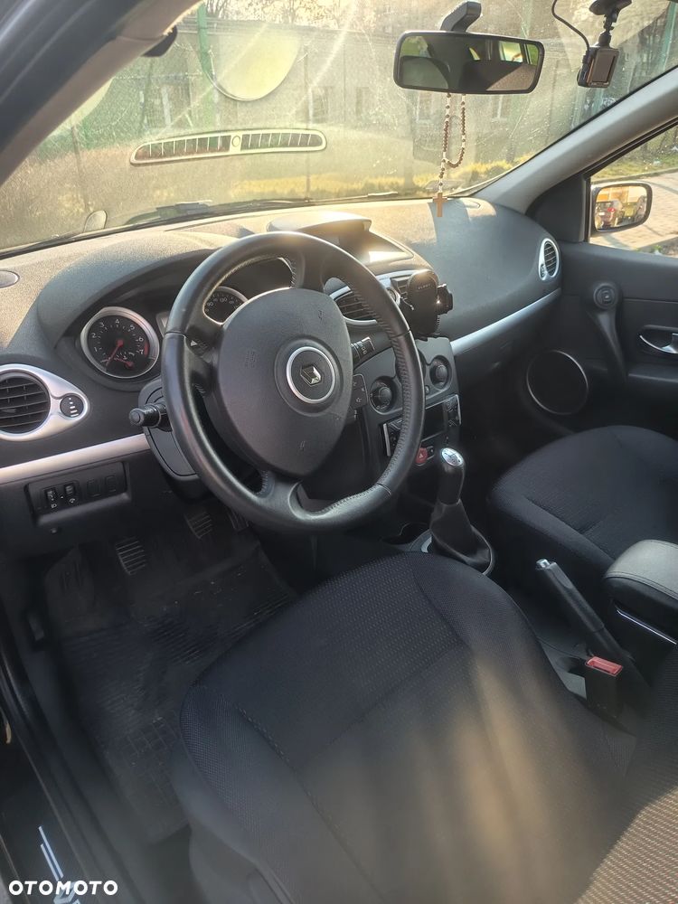 Renault Clio 1.2 16V All Inclusive - 10