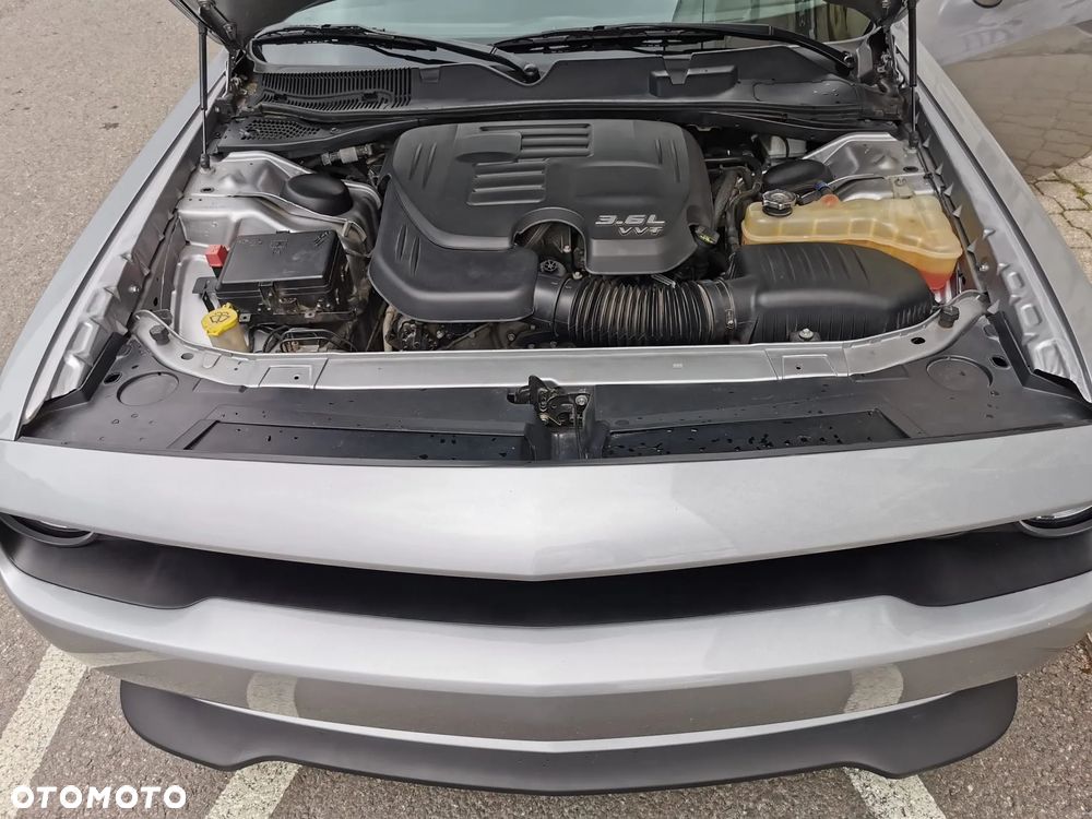 Dodge Challenger - 2