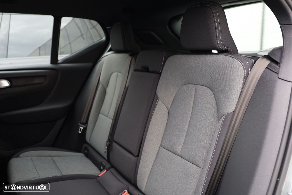 Volvo XC 40 2.0 B3 Plus Dark - 9
