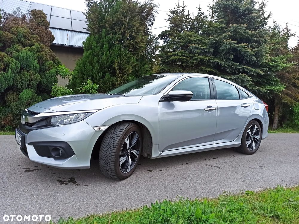 Honda Civic 1.5 T Elegance CVT - 2