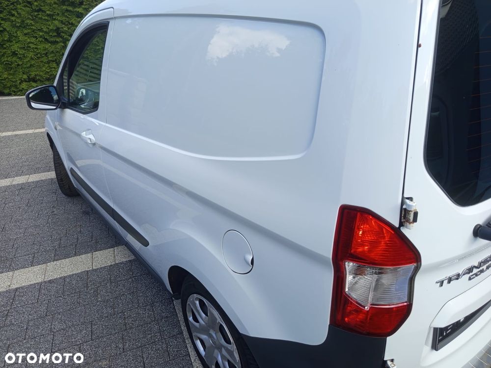Ford TRANZIT COURIER - 16