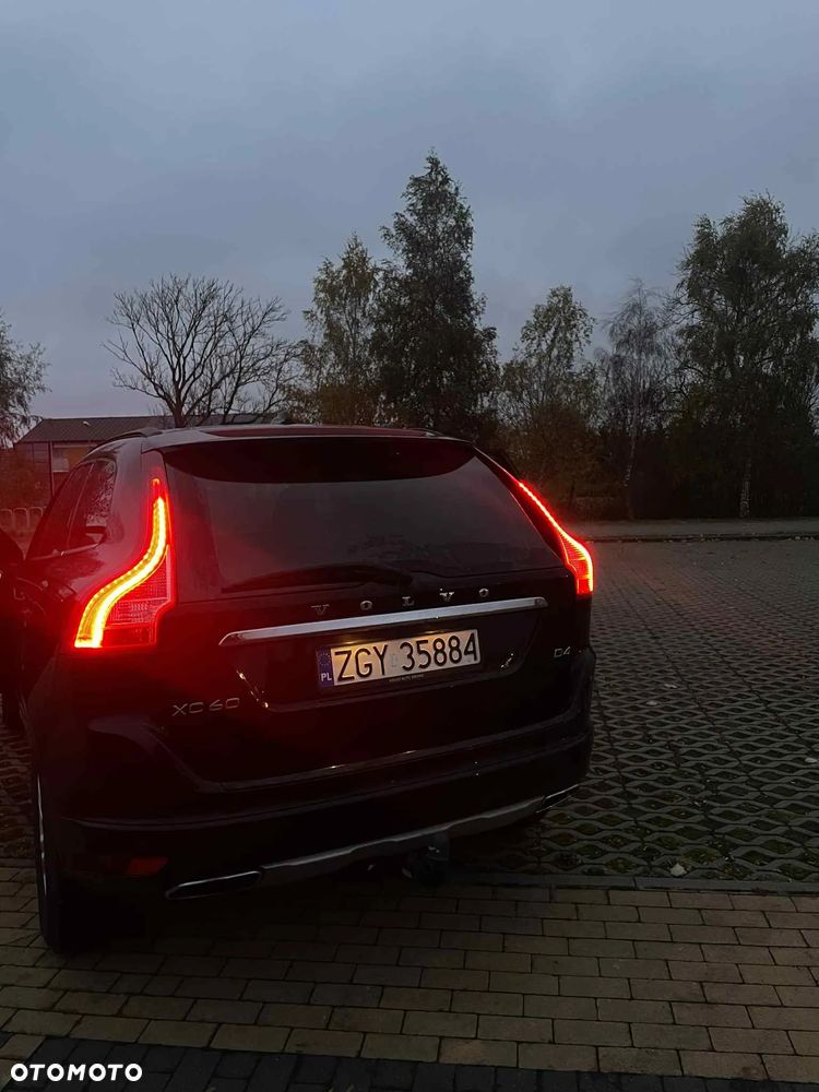 Volvo XC 60 D4 Drive-E R-Design Momentum - 11