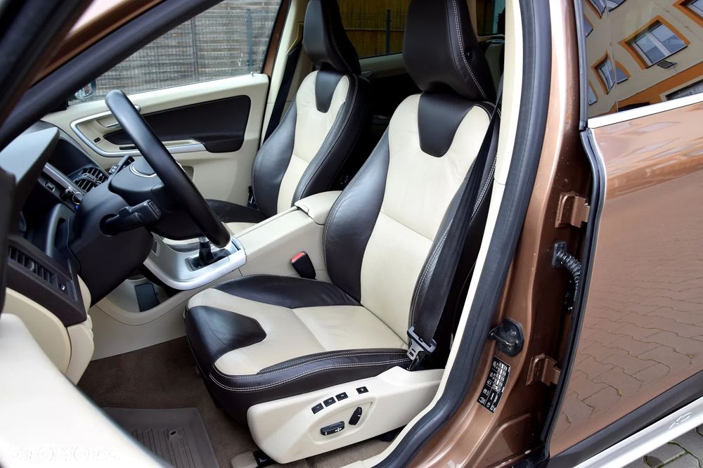 Volvo XC 60 D4 Summum - 12